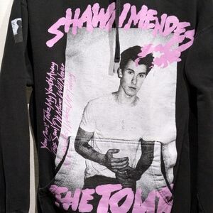 B8 Shawn Mendes Hoodie Size Large